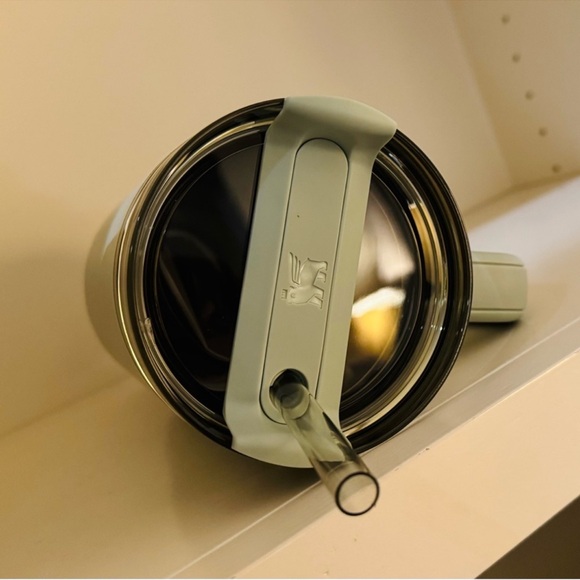 🎉LAST PIECE🎉Stanley 40oz. Quencher H2.0 FlowState Tumbler Glided Celadon - Picture 13 of 14